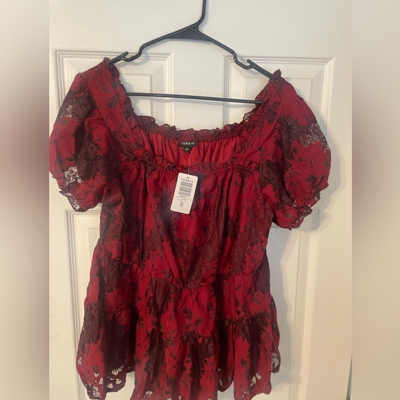 Babydoll Lace Tiered Short Sleeve top from Torrid - Picture 4 of 5